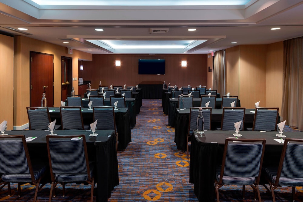 Courtyard by Marriott San Diego Carlsbad 25/27