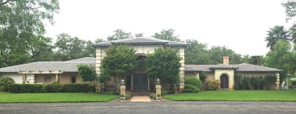 Live Oaks Bed and Breakfast 1/44