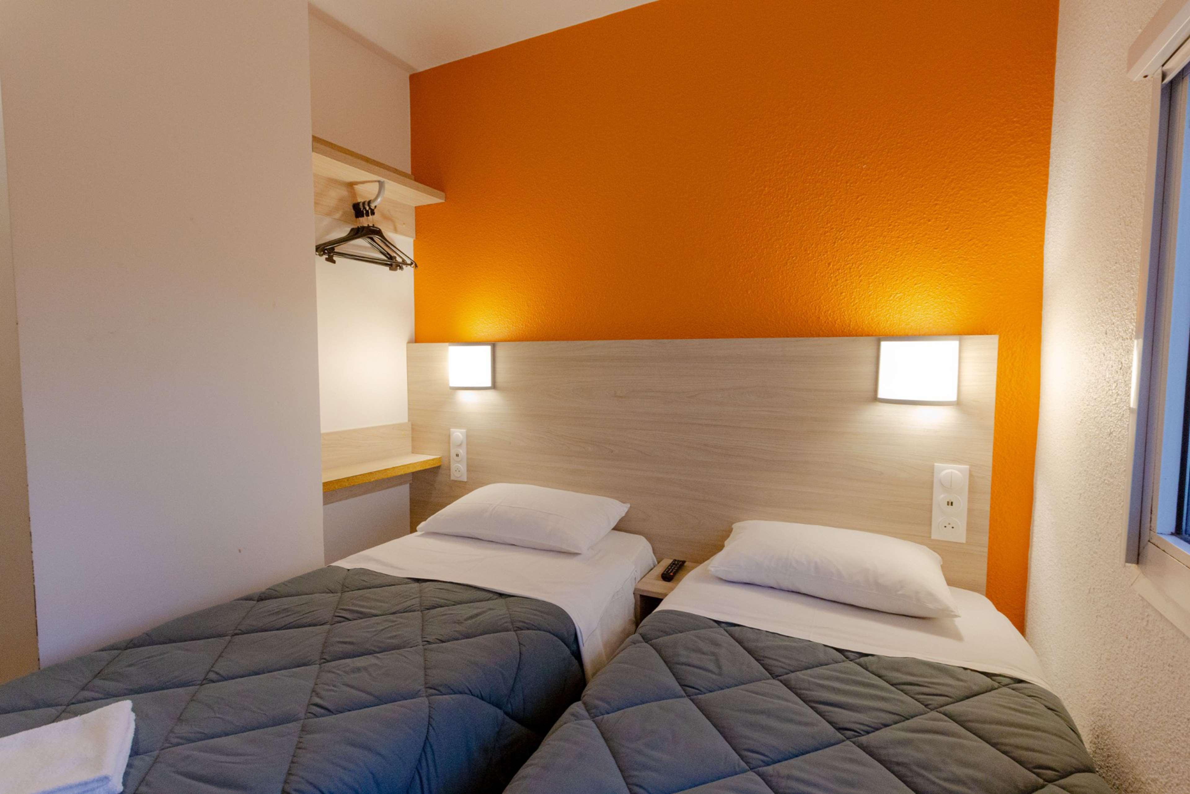 Hotelf1 Plaisir 19/80