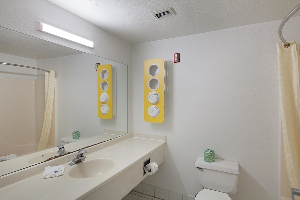 Motel6 Bedford, TX - Fort Worth 38/38