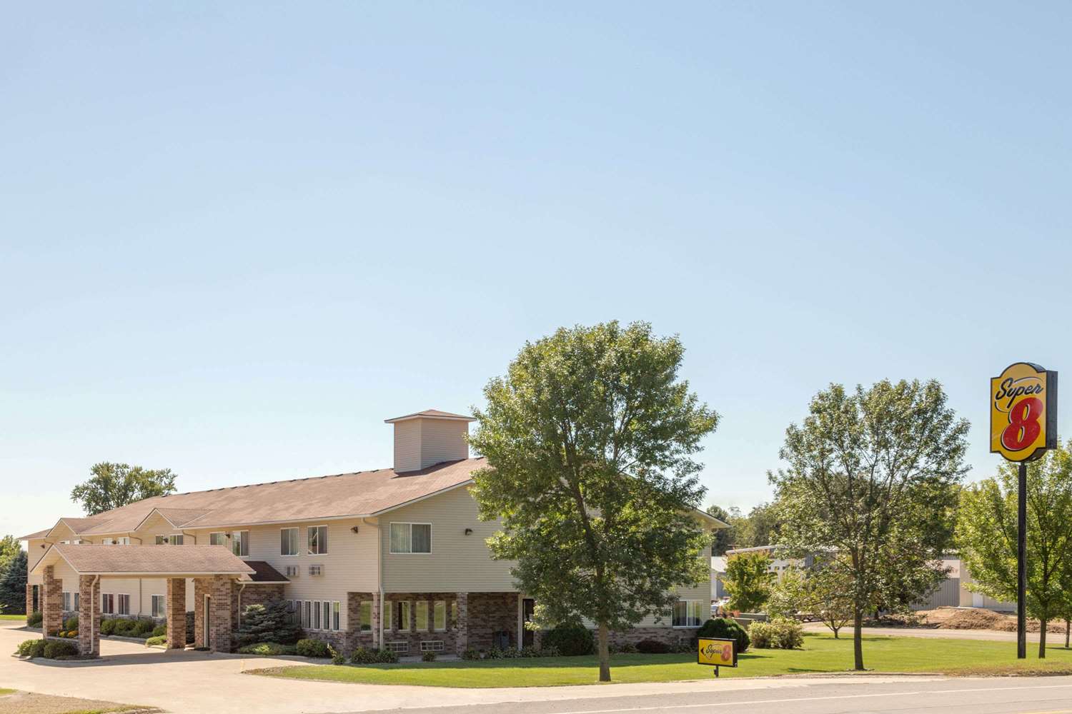 Super 8 by Wyndham Cresco IA 3/18