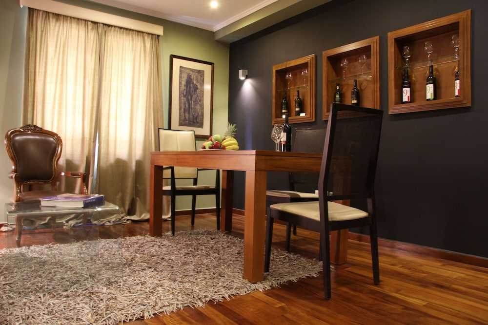 Andromeda Suites and Apartments 42/48