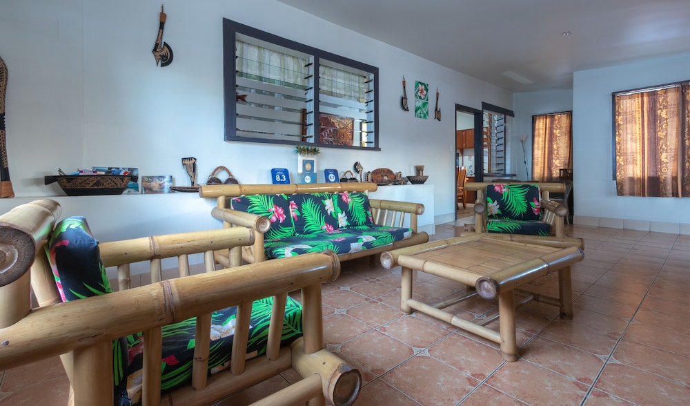 Talofa Inn 35/50