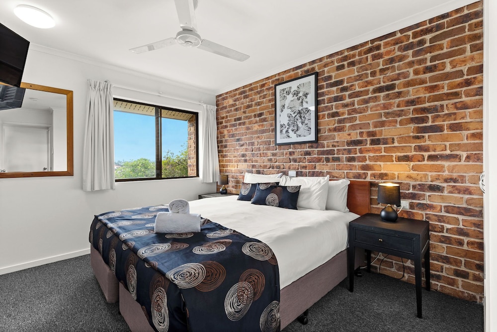 1 BEDROOM, EXECUTIVE, APARTMENT