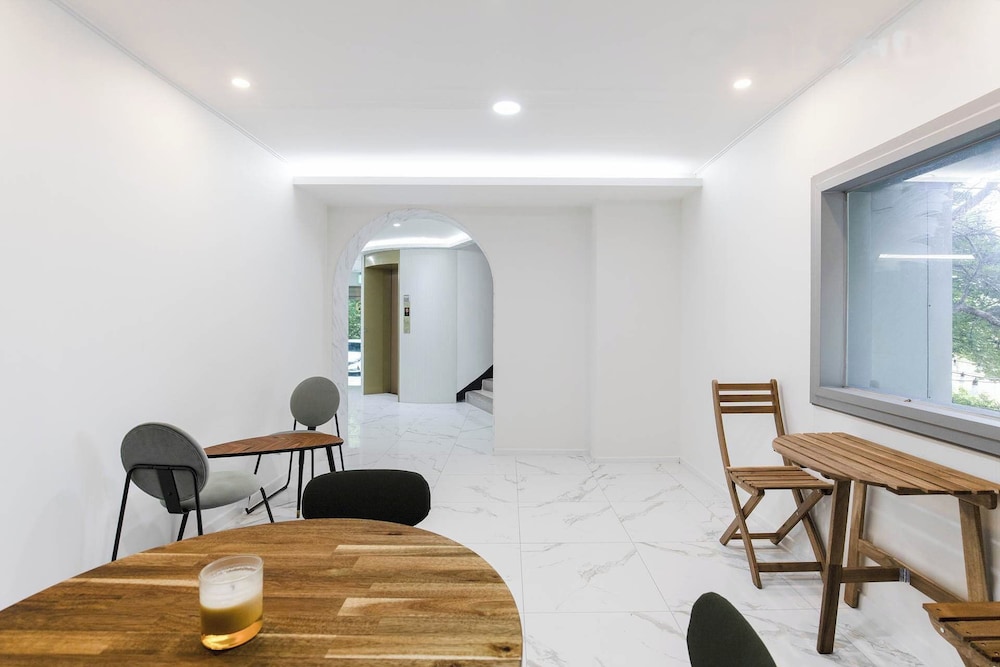 HOTEL RIVERSIDECOZY 35/50
