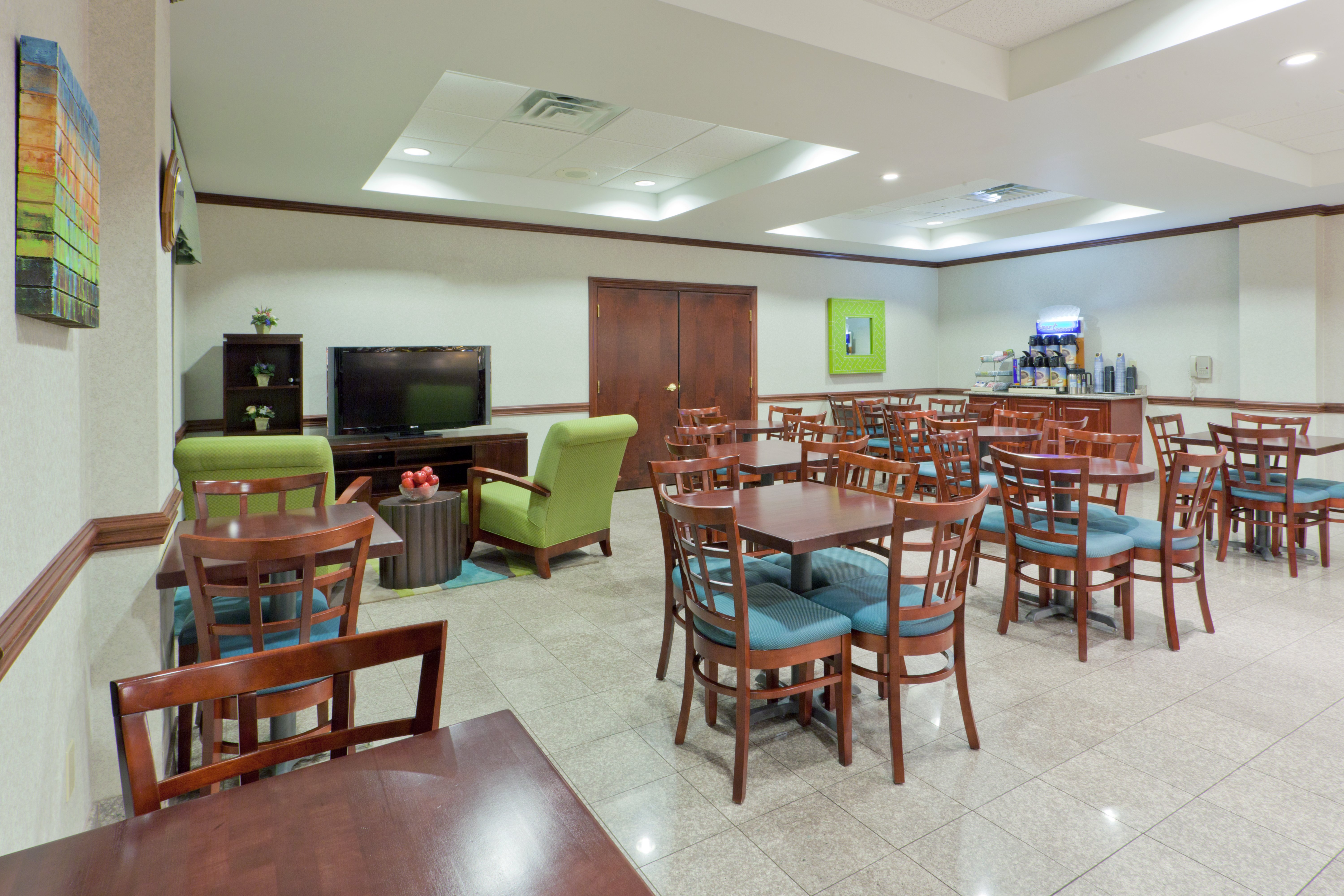 Holiday Inn Express Lordstown-Newton Falls/Warren 44/60