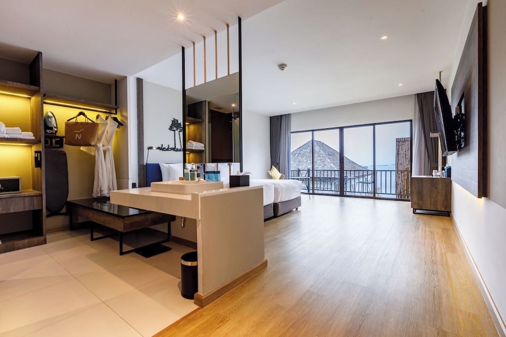 NOVOTEL KOH SI CHANG 5/41