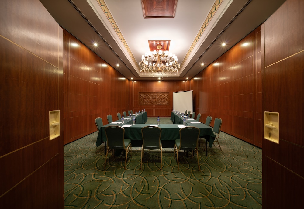 Century Pines Resort 40/50