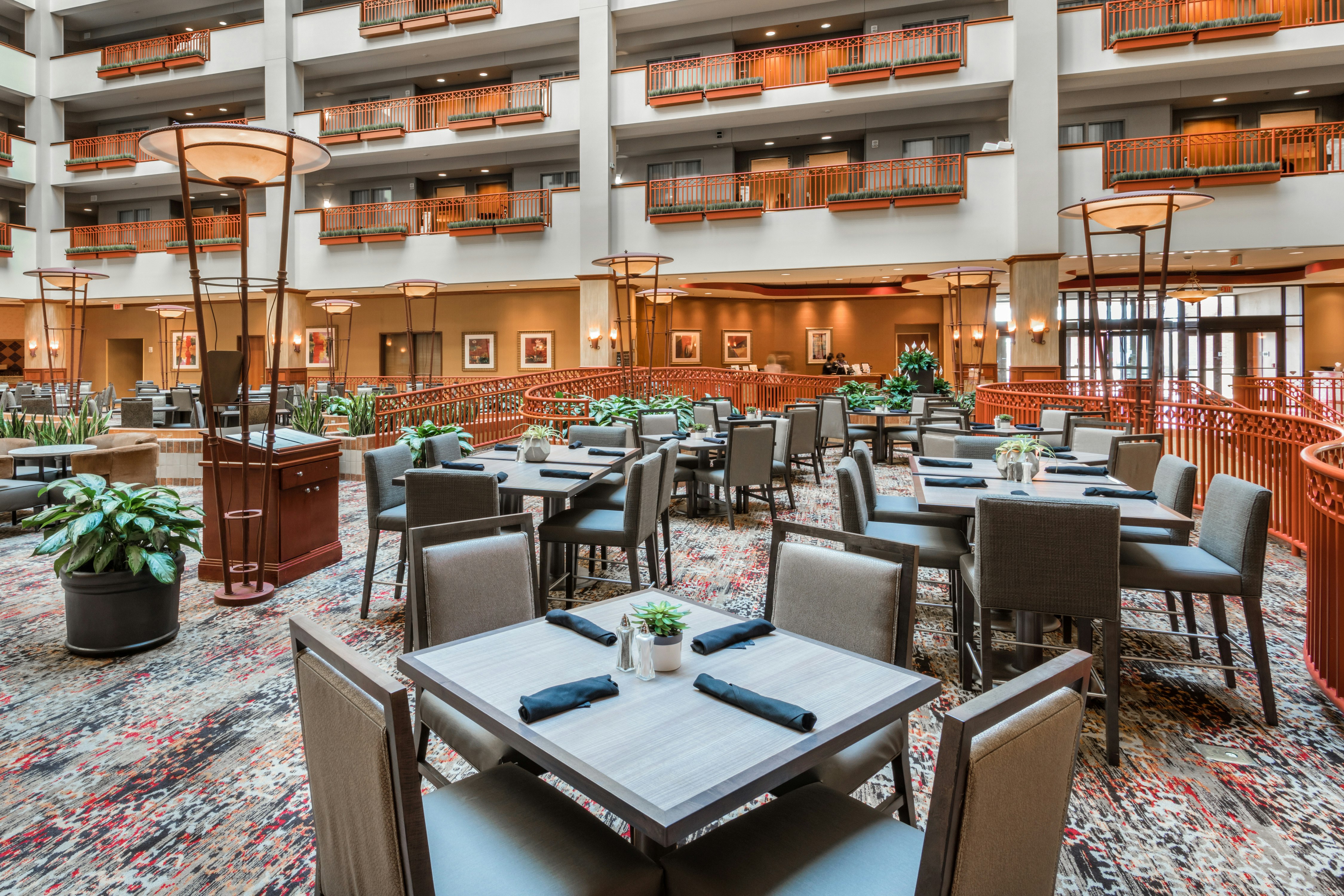 Embassy Suites by Hilton St. Louis St. Charles 38/54