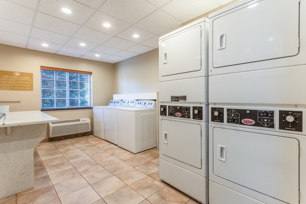 CANDLEWOOD SUITES AURORA- NAPERVILLE 14/51