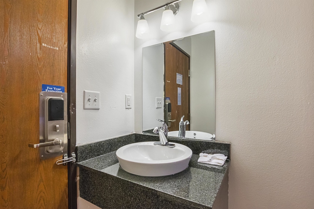 Motel6 Marshalltown, IA 42/43