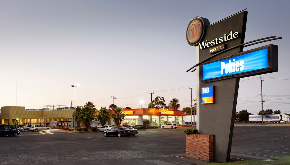 Westside Hotel 26/32