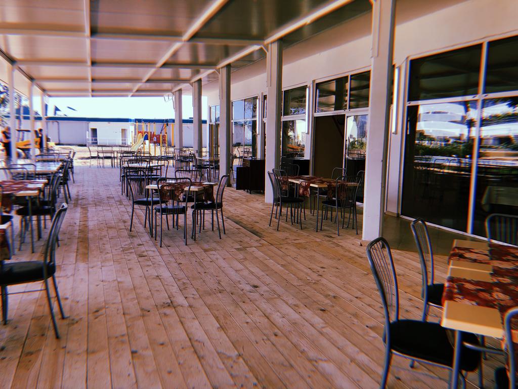 Flamingo Beach Hotel 50/63
