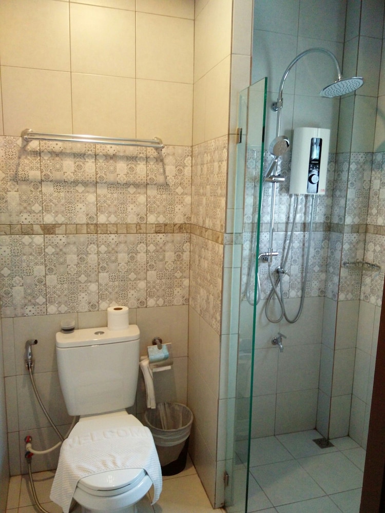 Namamema Boutique Hotel 67/70