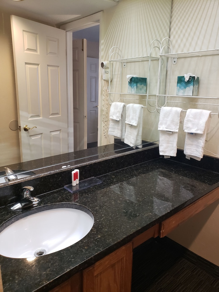Affordable Suites of America Detroit-Warren (Ex Hawthorn Suites By Wyndham) 46/50