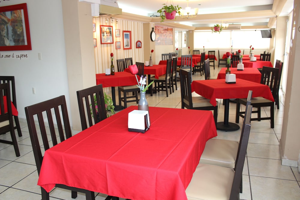 Hotel Posada del Carmen 36/44