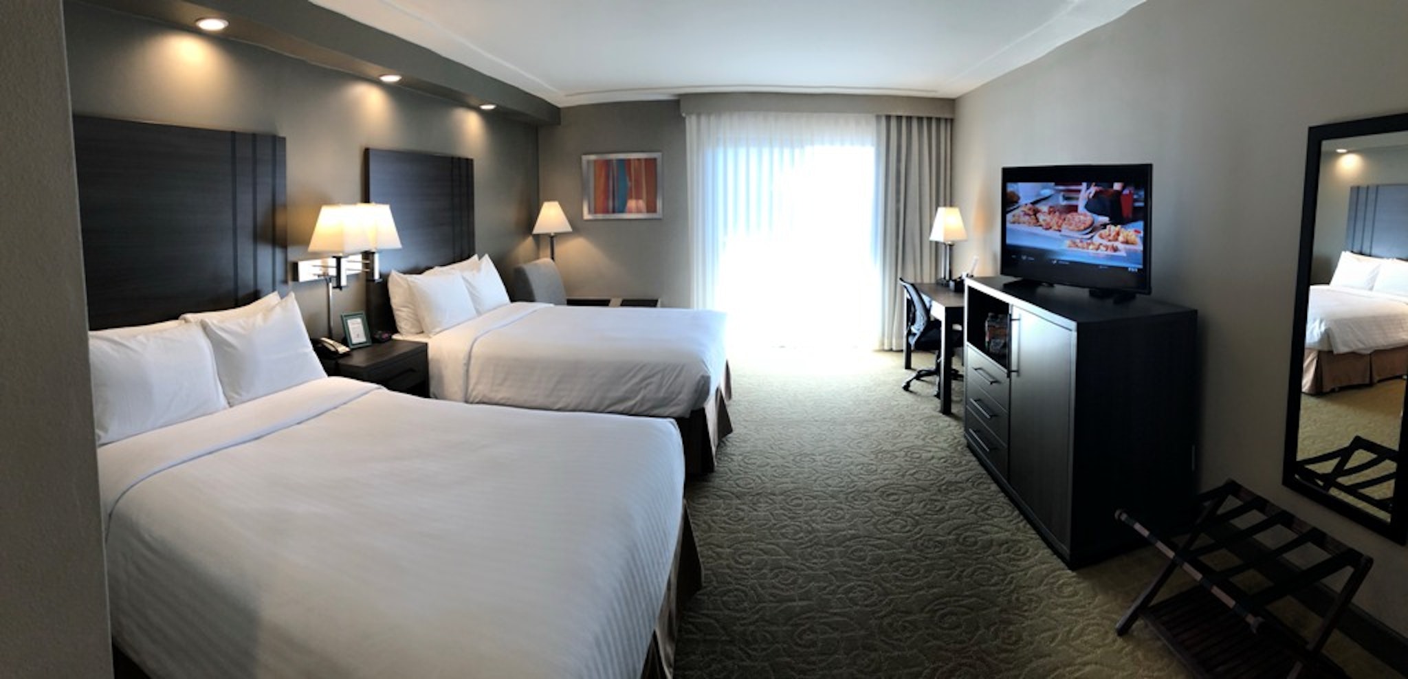 Greentree Inn And Suites Alhambra 9/52