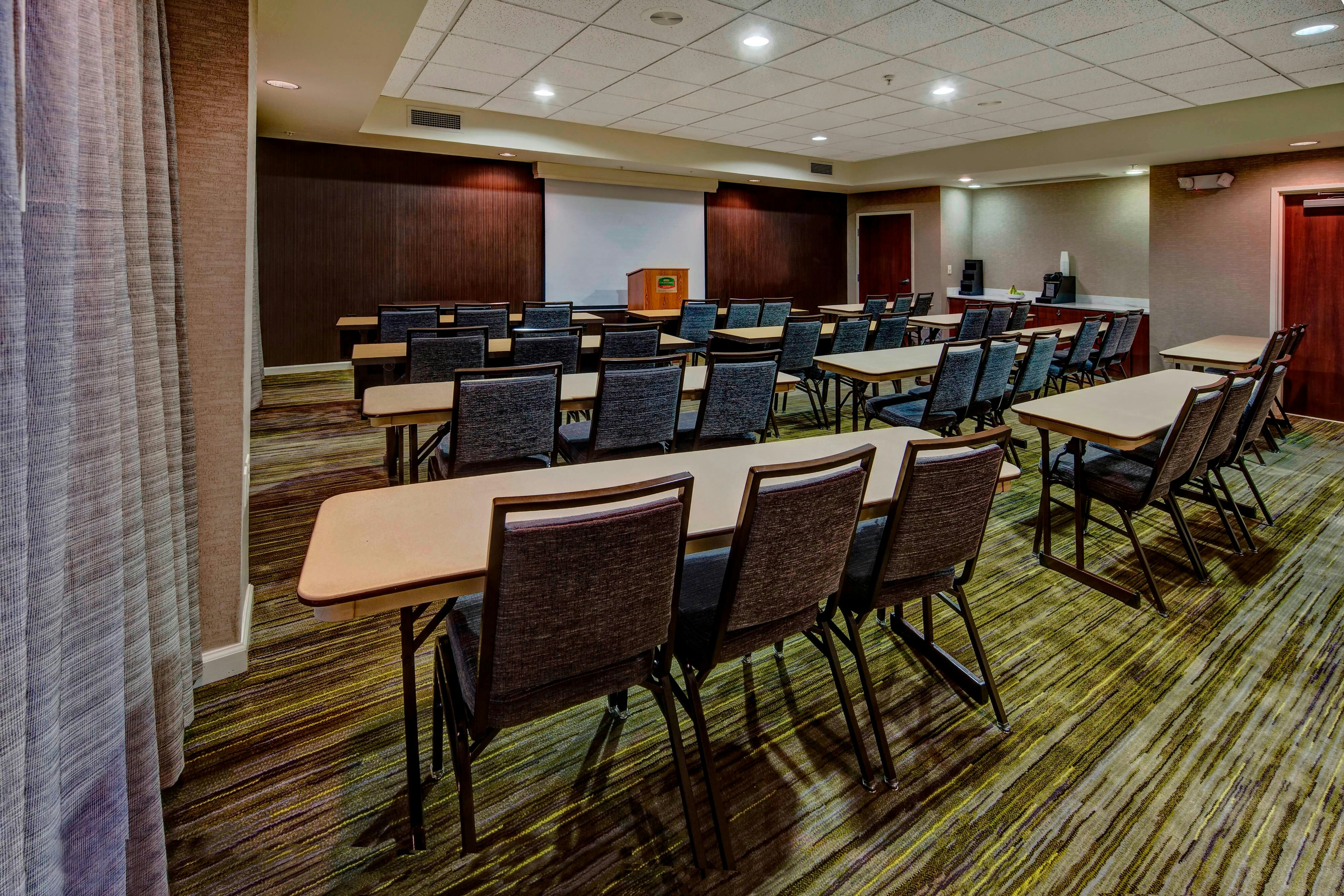 Courtyard by Marriott Alexandria 36/41