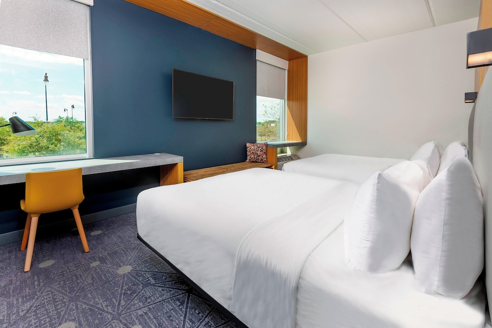 Aloft, 2 Queen Beds