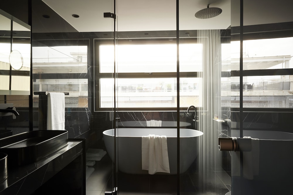 Penthouse Suite, King Bed, Sofa، Teight Hotel 3/3
