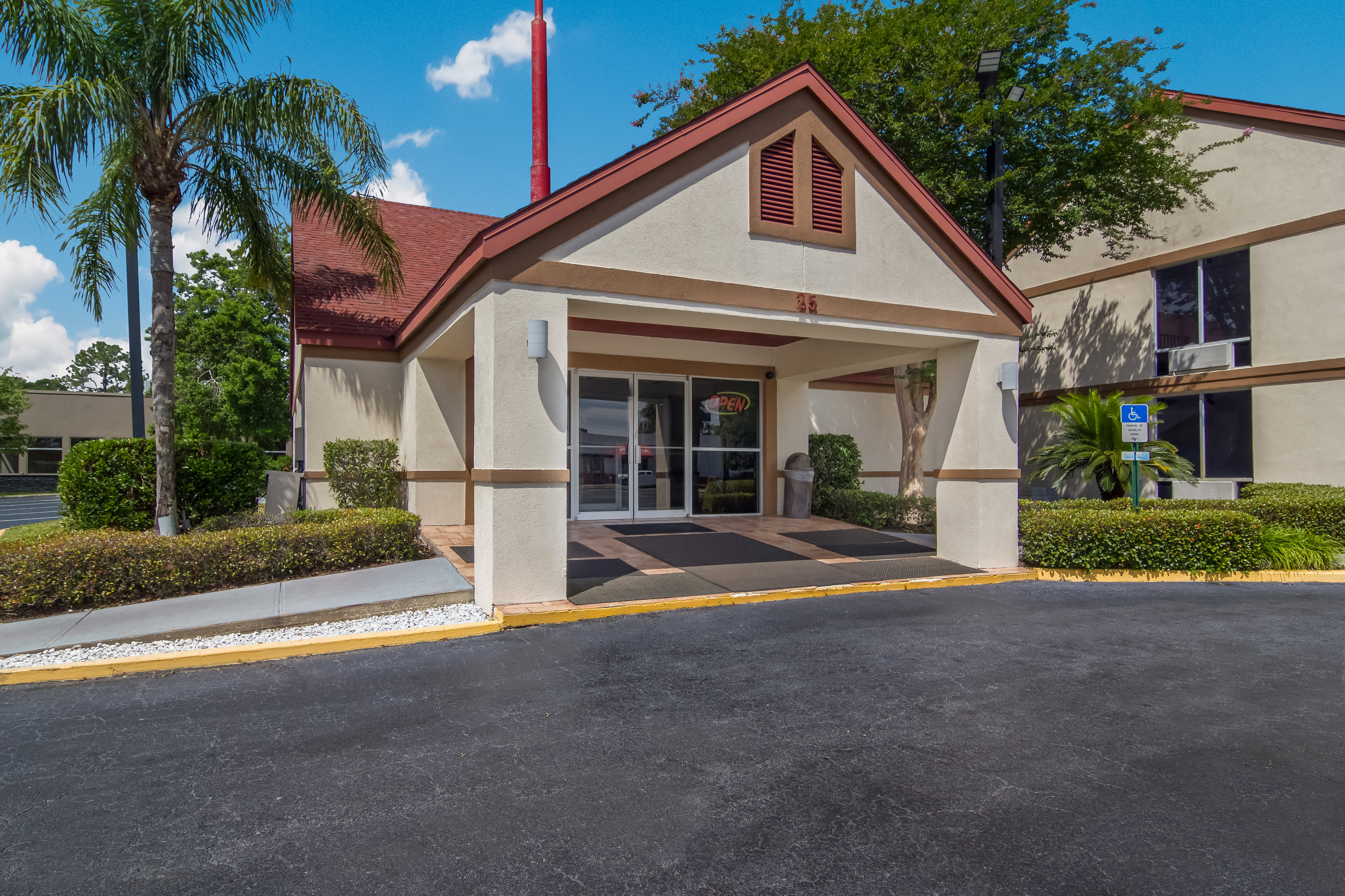 Red Roof Inn Suites Brunswick I 95 25/32