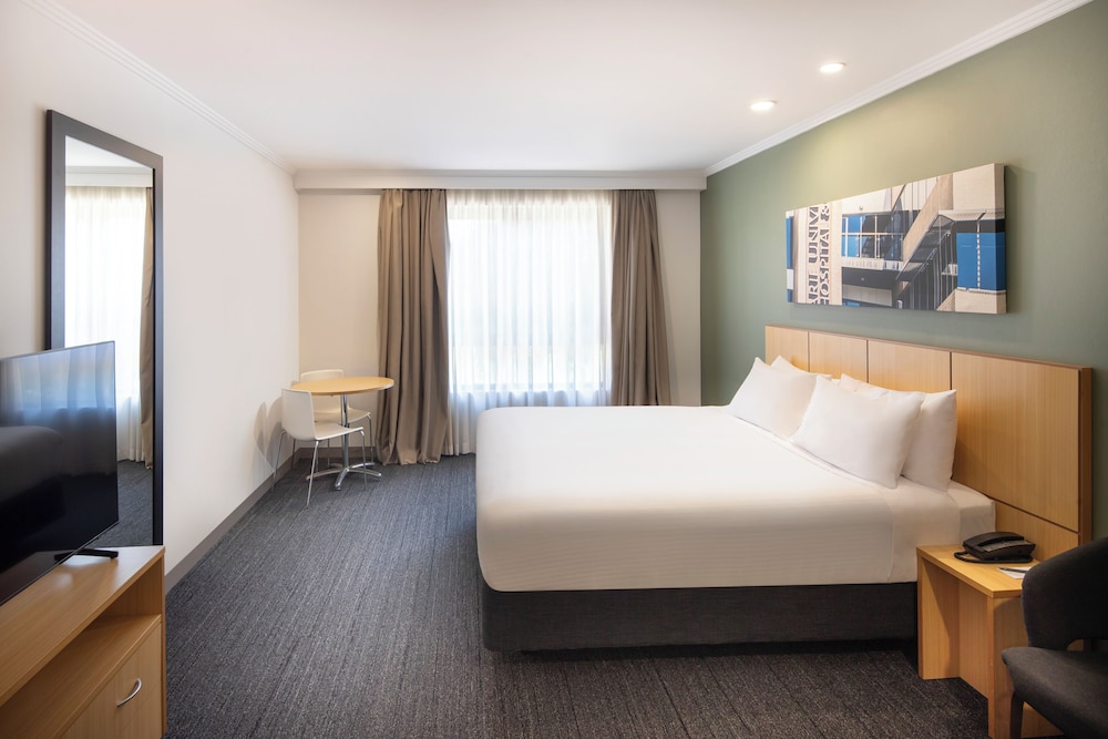 Mercure Sydney Macquarie Park 22/64