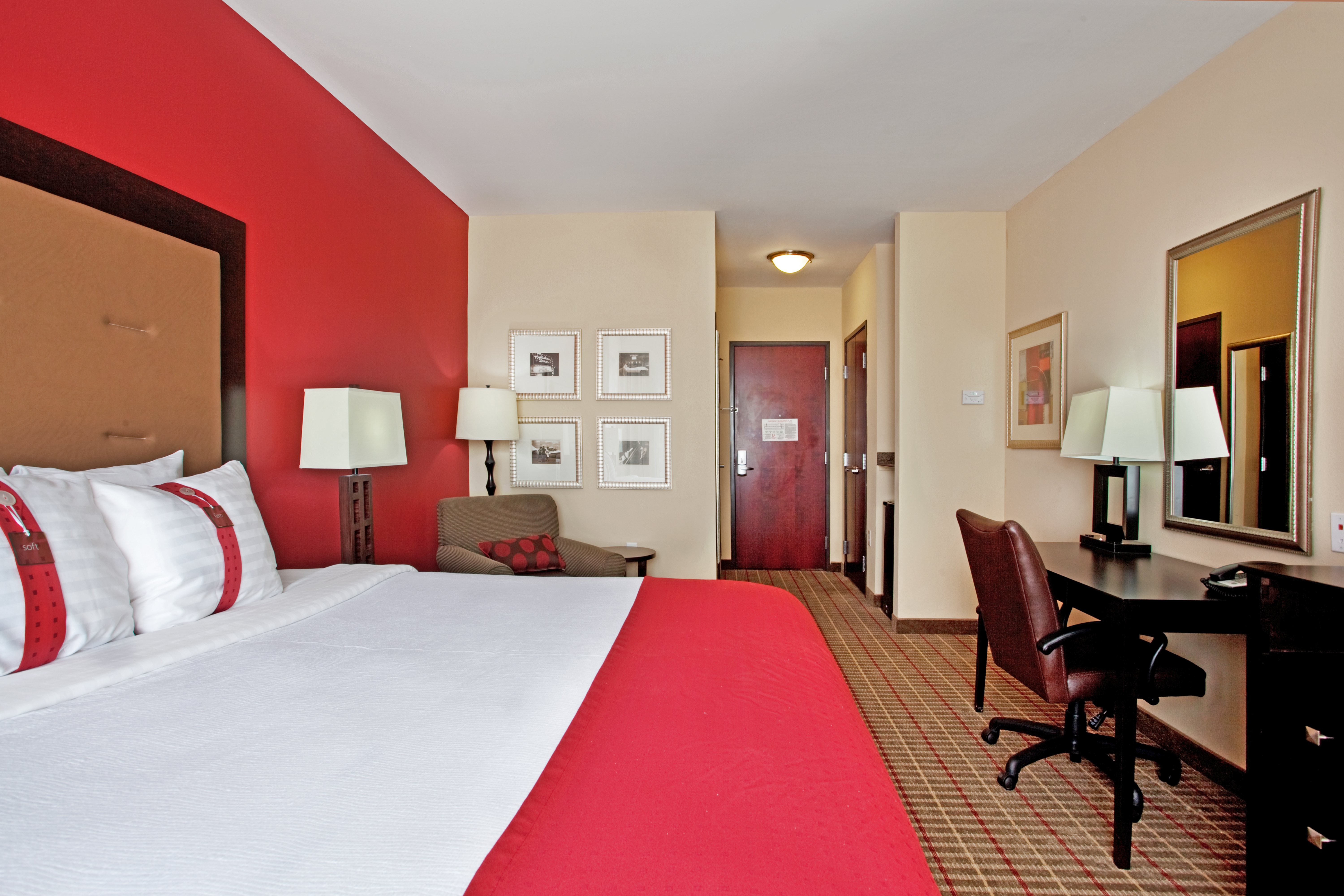ROOM, KING BED, SOFA