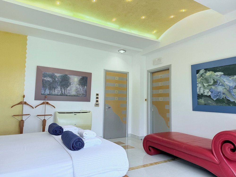 GRANDE DAME VILLA - RHODES 11/50