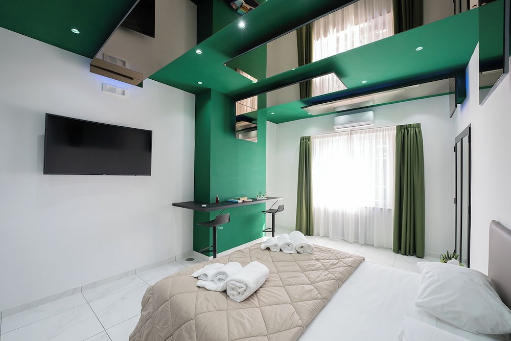 1 BEDROOM, JUNIOR SUITE, STUDIO, CITY VIEW, ANNEX