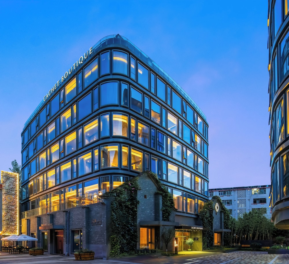 Cachet Boutique Kunming Artime 3/50