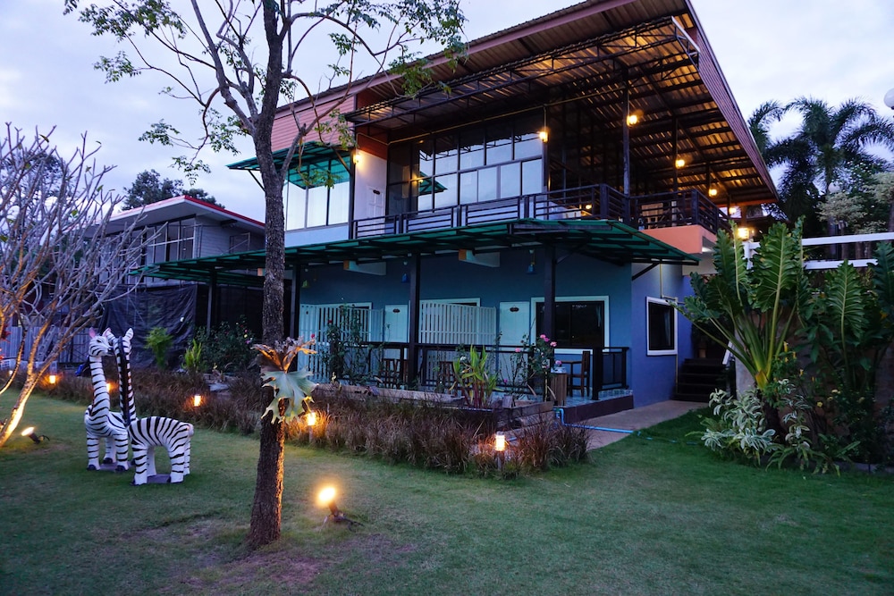 Be Cool Boutique At Phu Ruea 1/47