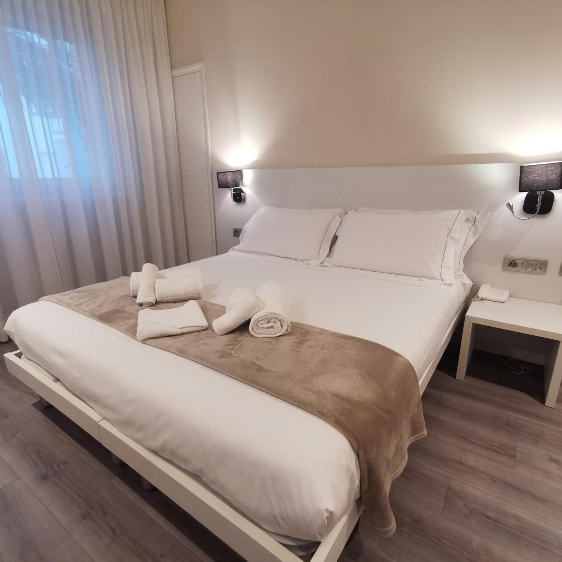 Room, Double Bed, Accessible