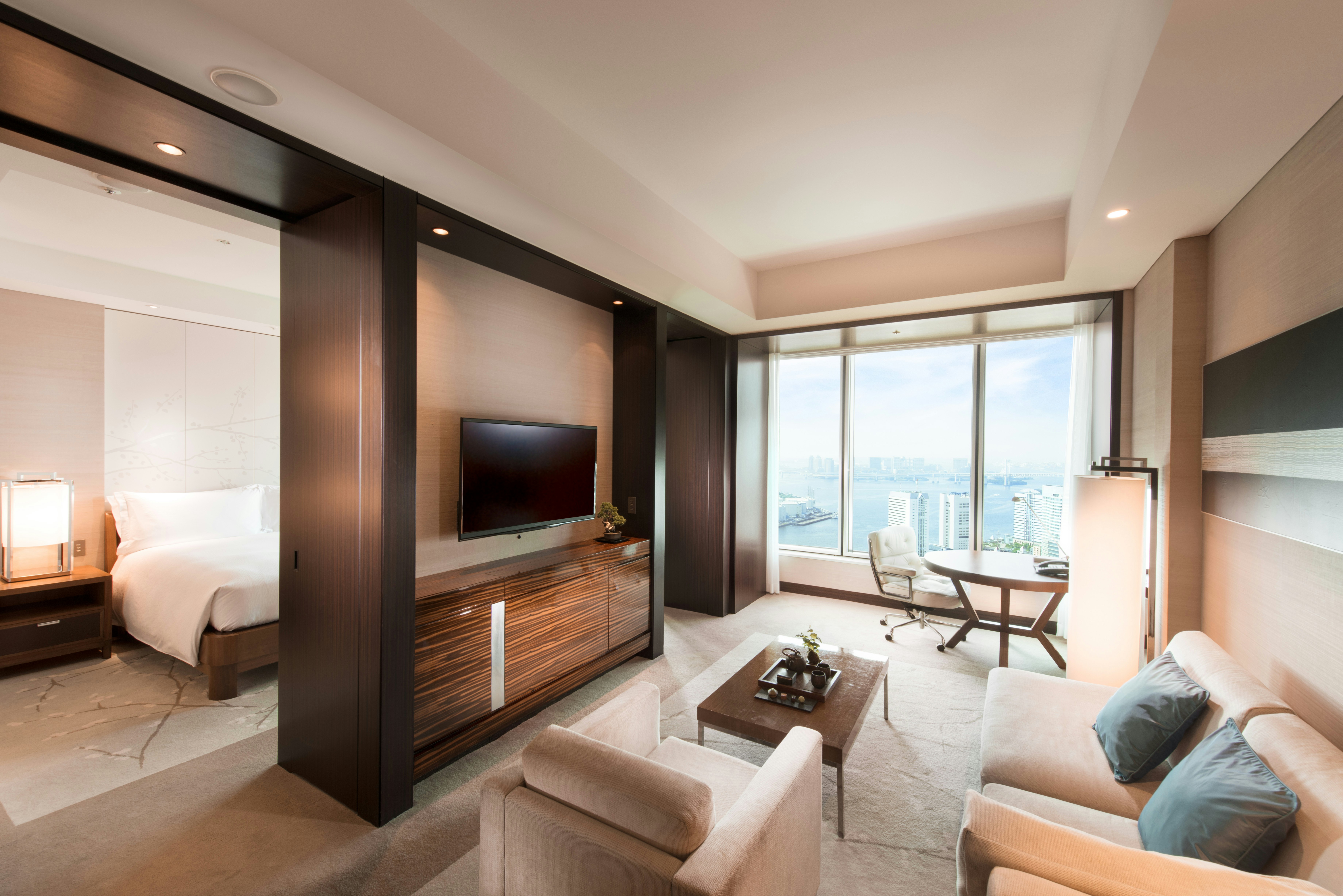 City, Suite, King Bed