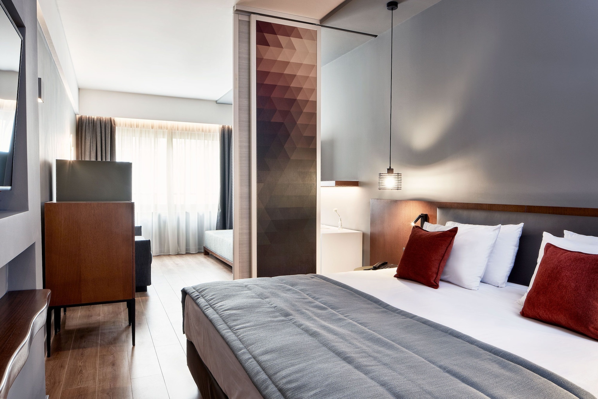ROOM, QUADRUPLE