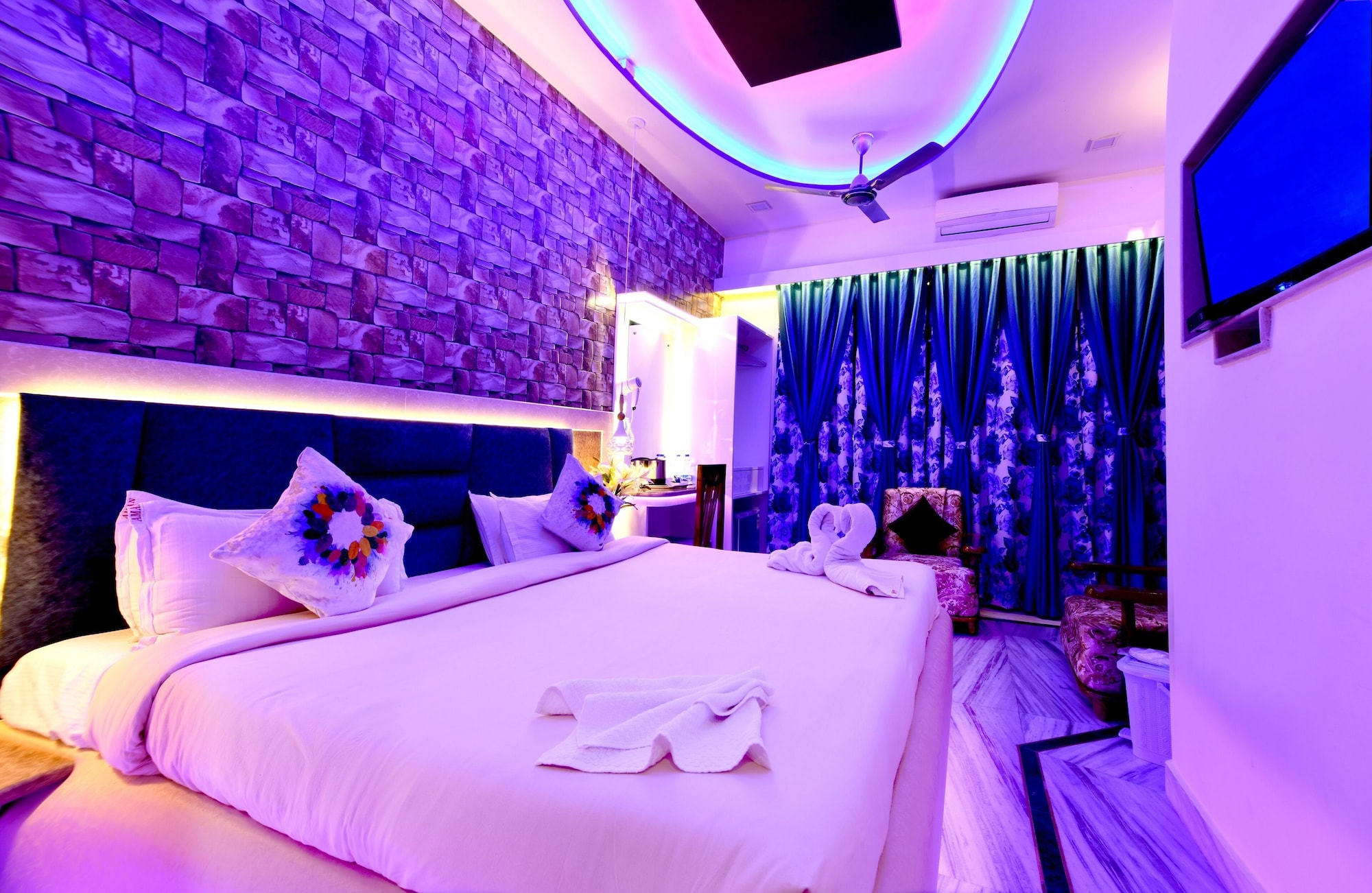 SIGNATURE, DOUBLE BED