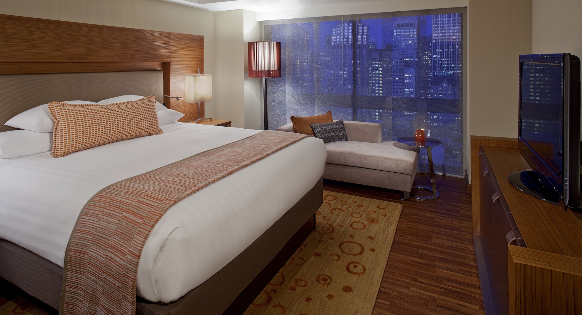 EXECUTIVE, SUITE