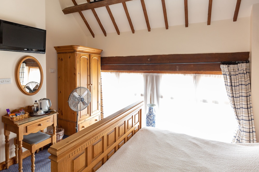 Church Farm Lodge 3/50