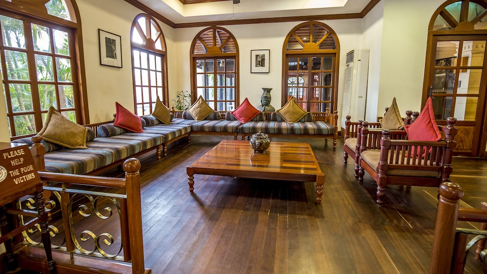 Royal Crown Hotel & Spa 46/70
