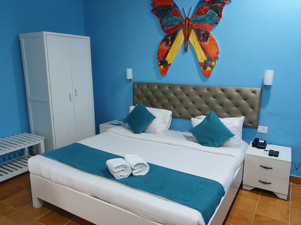 Paradise Village Resort 28/66