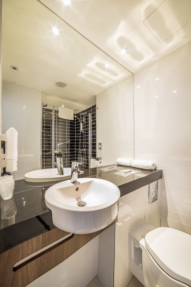 Hotel Ibis Styles Walbrzych 68/70