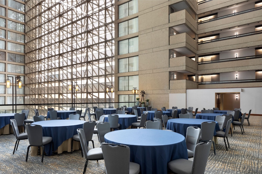 Hyatt Regency San Antonio Riverwalk 58/83