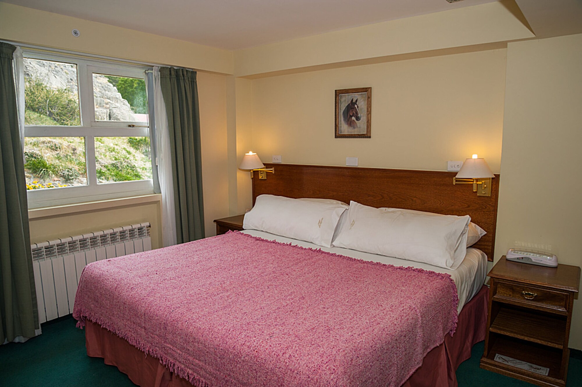 Senior, Single, Queen Bed
