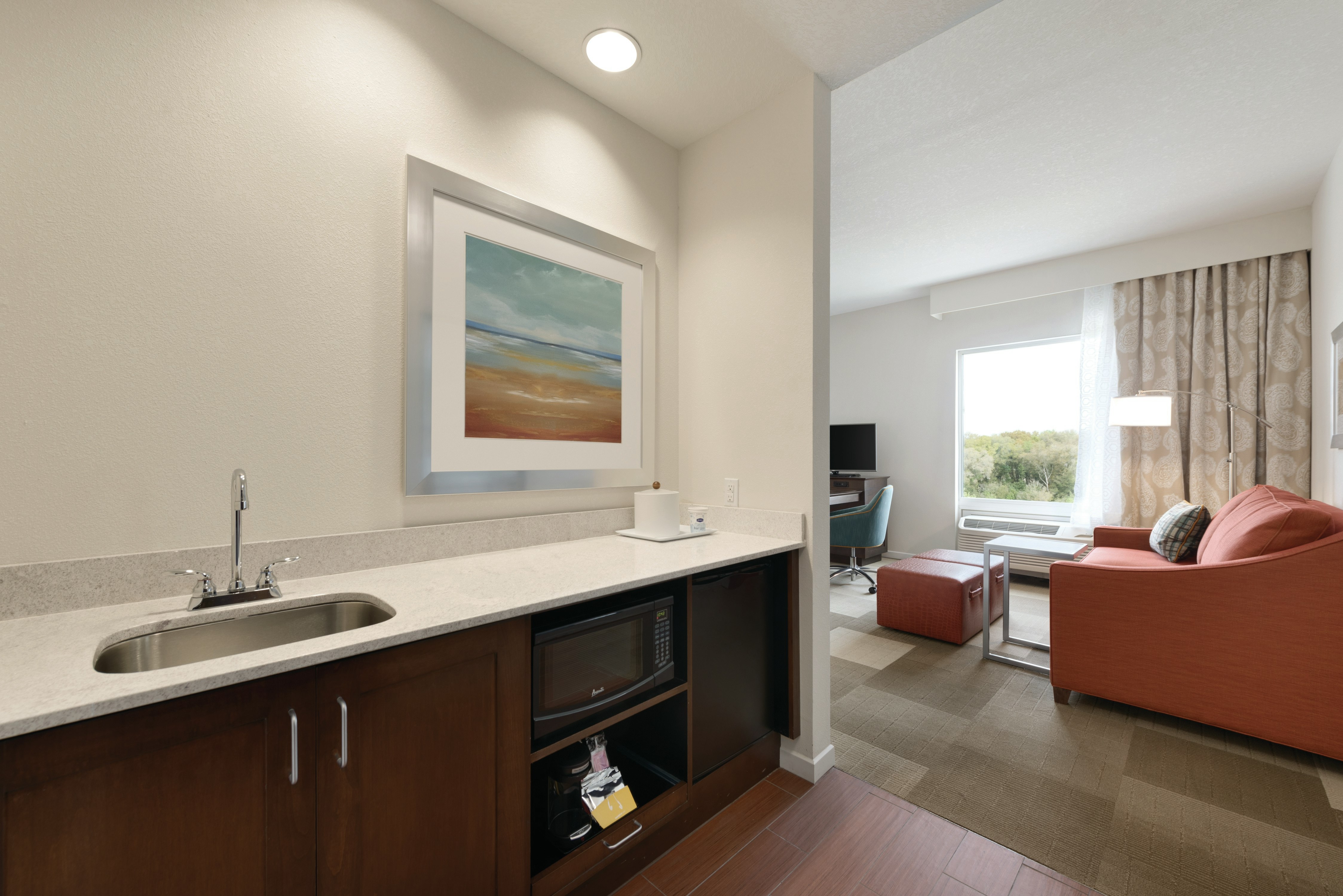 Hampton Inn Suites Deland 77/77