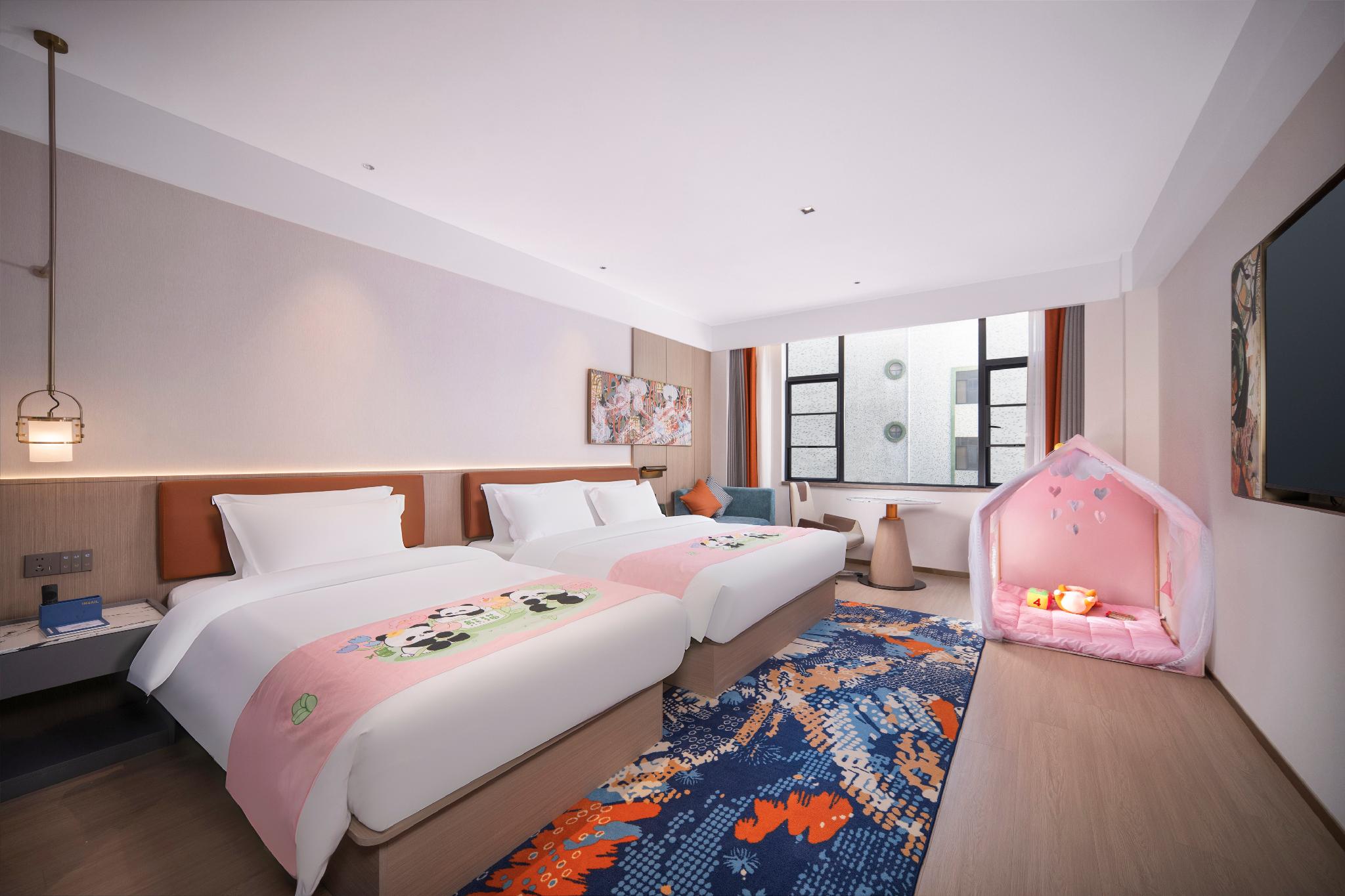 Deluxe, Family, 1 Queen and 1 Single Bed, INSAIL HOTEL Guangzhou Beijing Road Pedestrian Street 3/4
