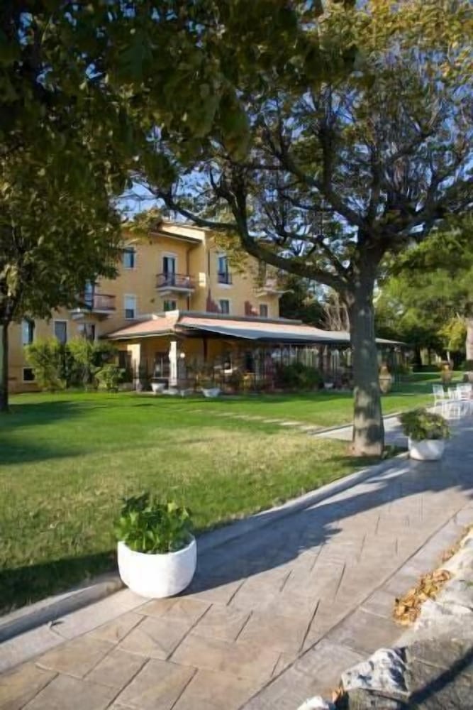 Lugana Parco Al Lago 30/38