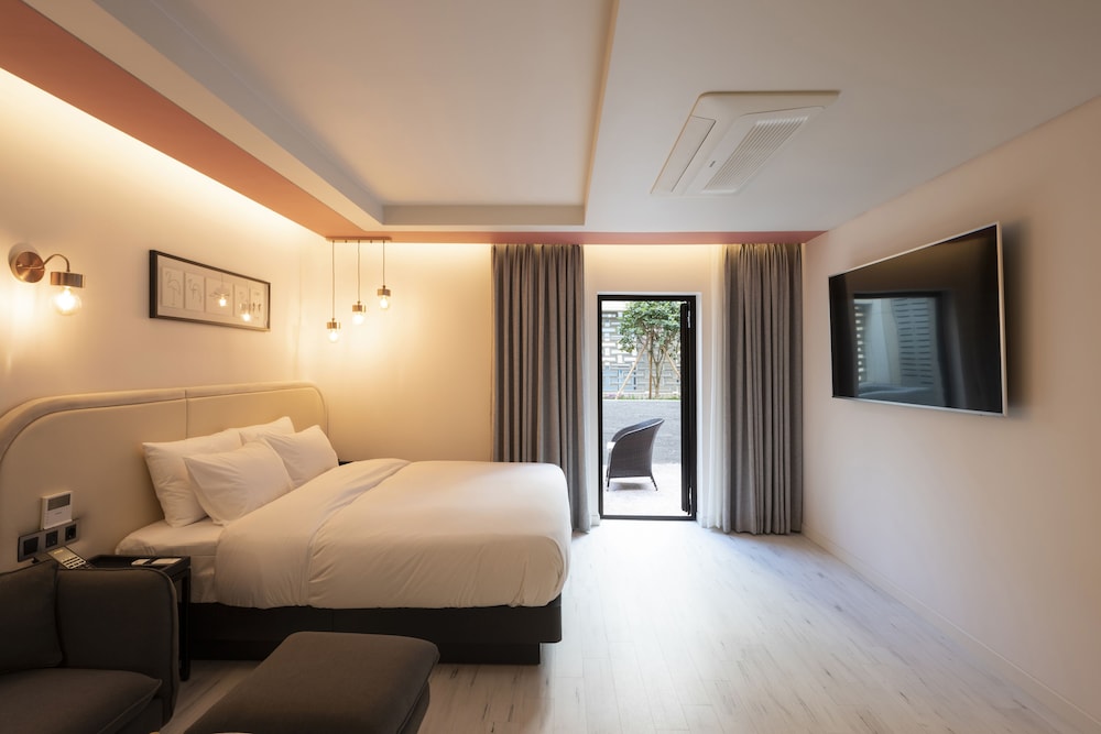 Yeonsan Hound Hotel 13/50
