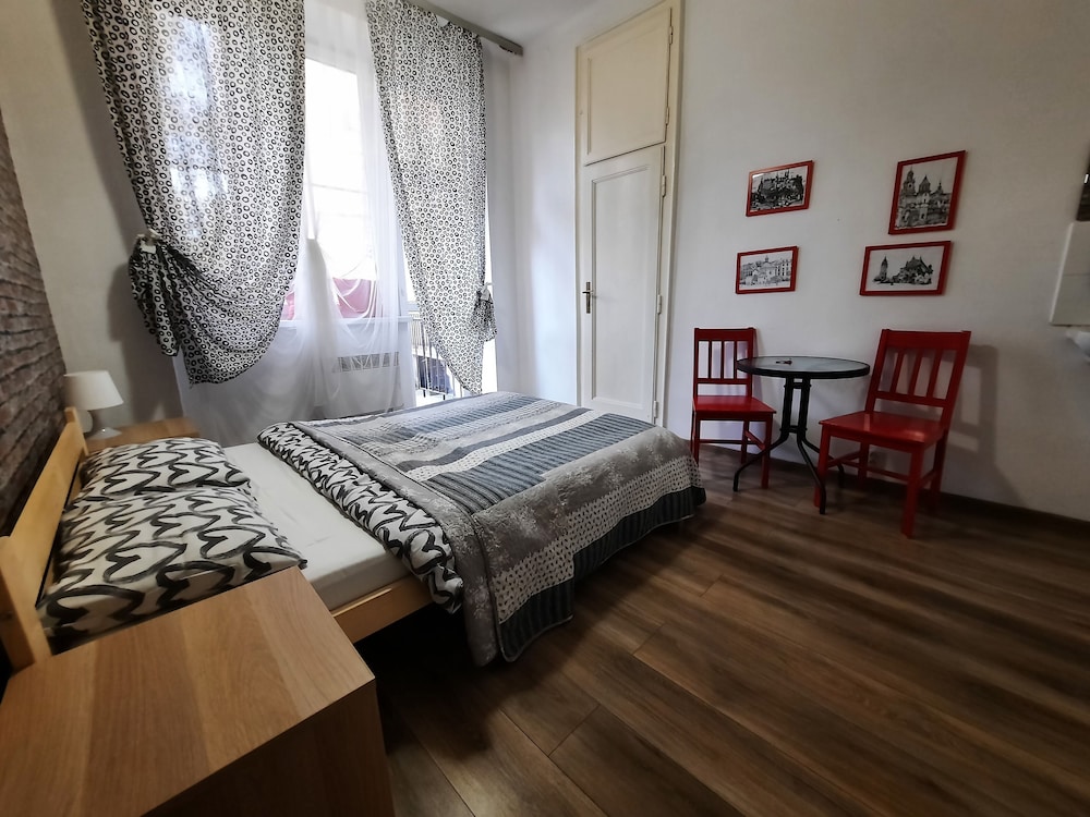 BASIC, DOUBLE BED, BALCONY