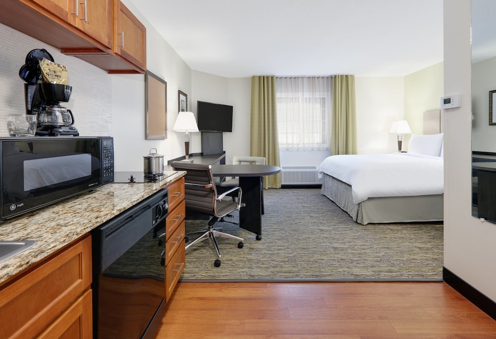 Candlewood Suites Salina 39/49