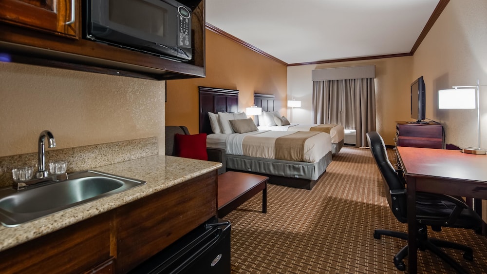 Best Western Granbury Inn & Suites 17/36
