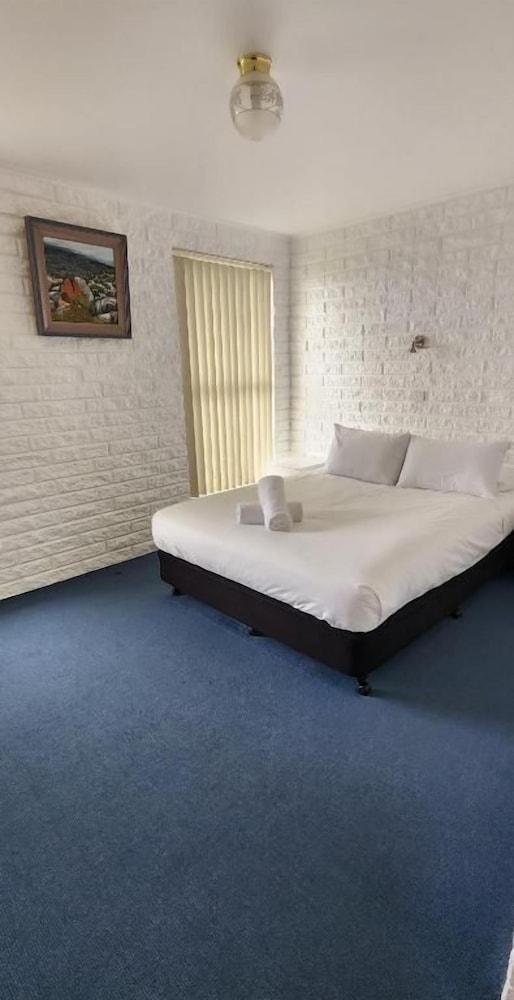 WHITE SANDS ESTATE 20/68